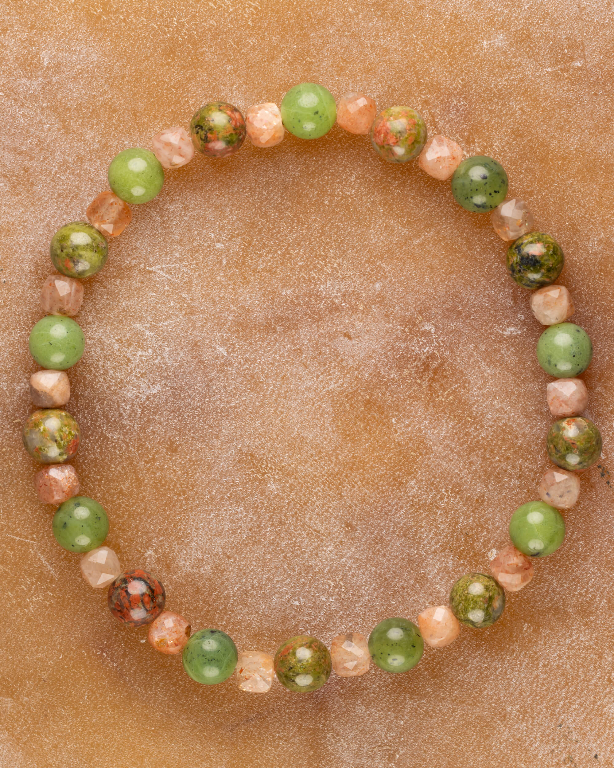 Pulsera de Jade Verde, Jaspe Unakita y Piedra Sol, pieza completa en círculo
