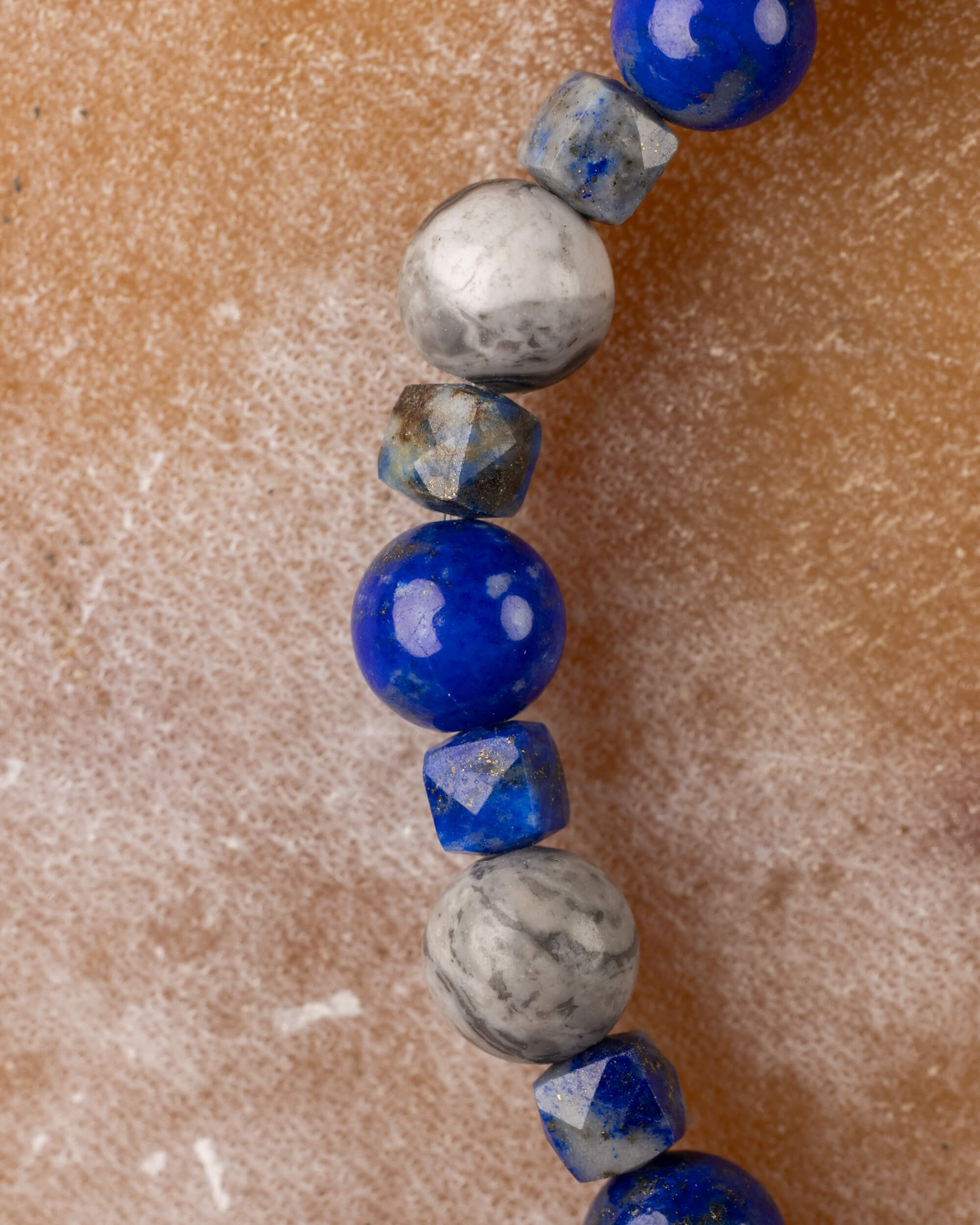 🔑 LLAVE 8: Pulsera “Cielo Encarnado”