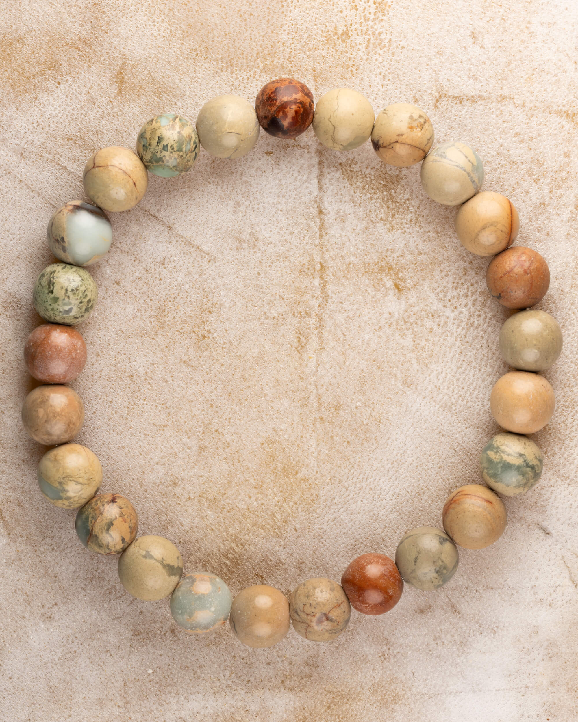 Pulsera de Shoushan de 8 mm, pieza completa en círculo sobre superficie clara