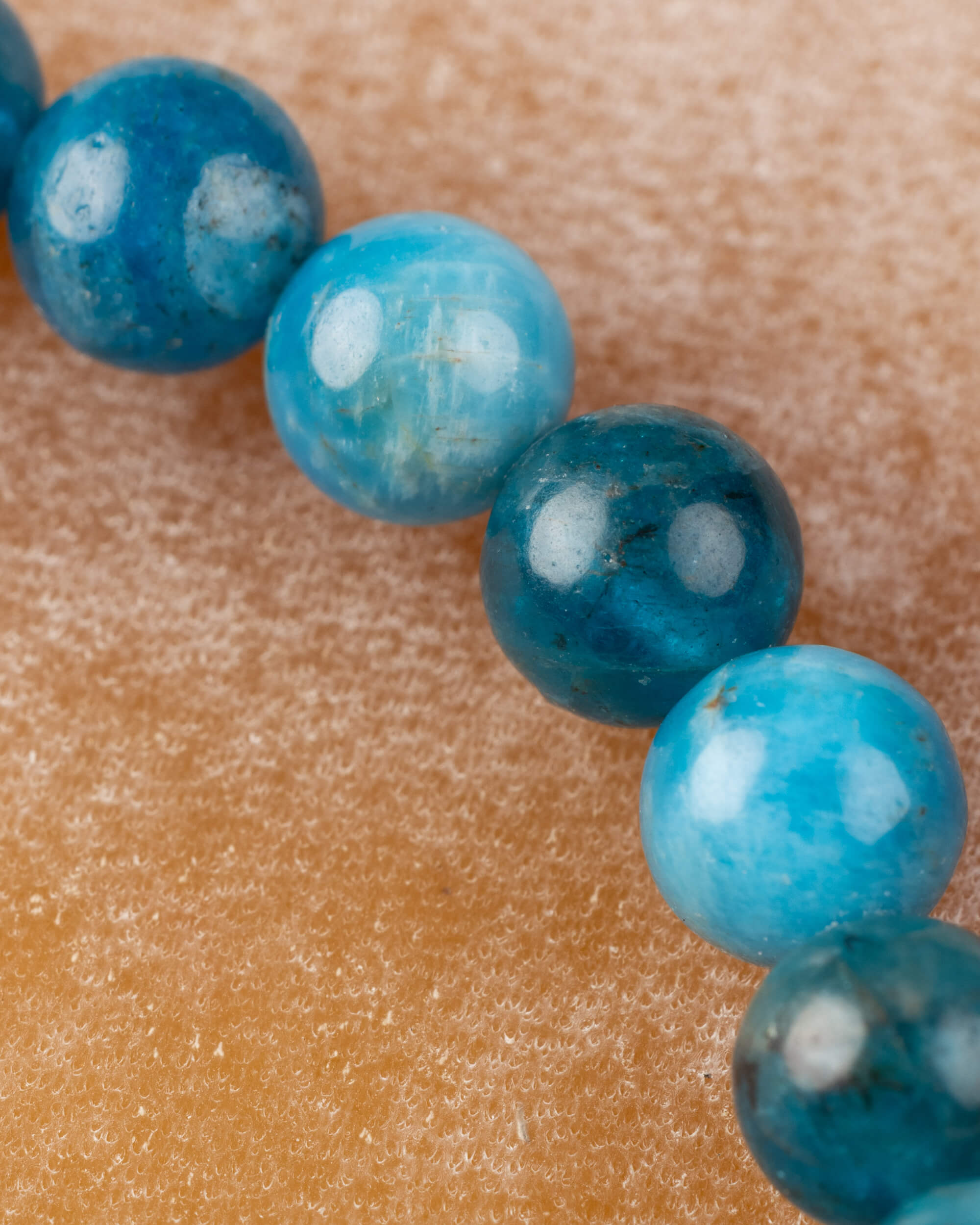 Pulsera de Apatita Azul 🌀✨🗣️ (6 mm) Manifestación, Inspiración y Expresión