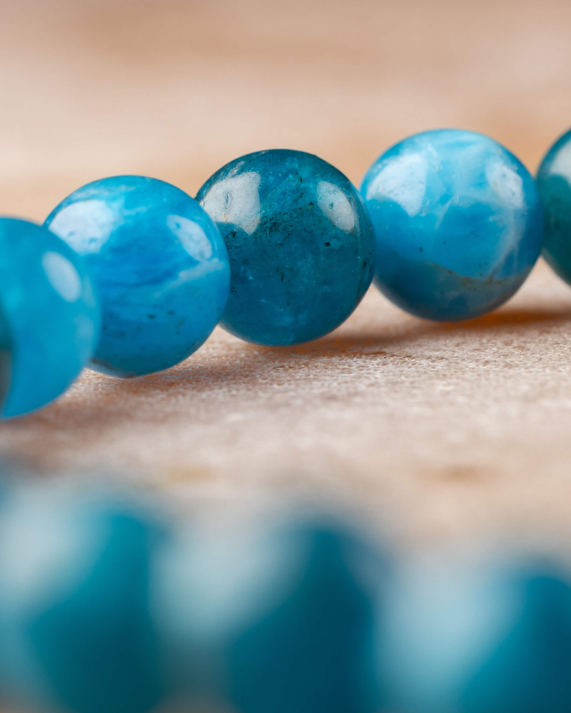 Pulsera de Apatita Azul 🌀✨🗣️ (6 mm) Manifestación, Inspiración y Expresión