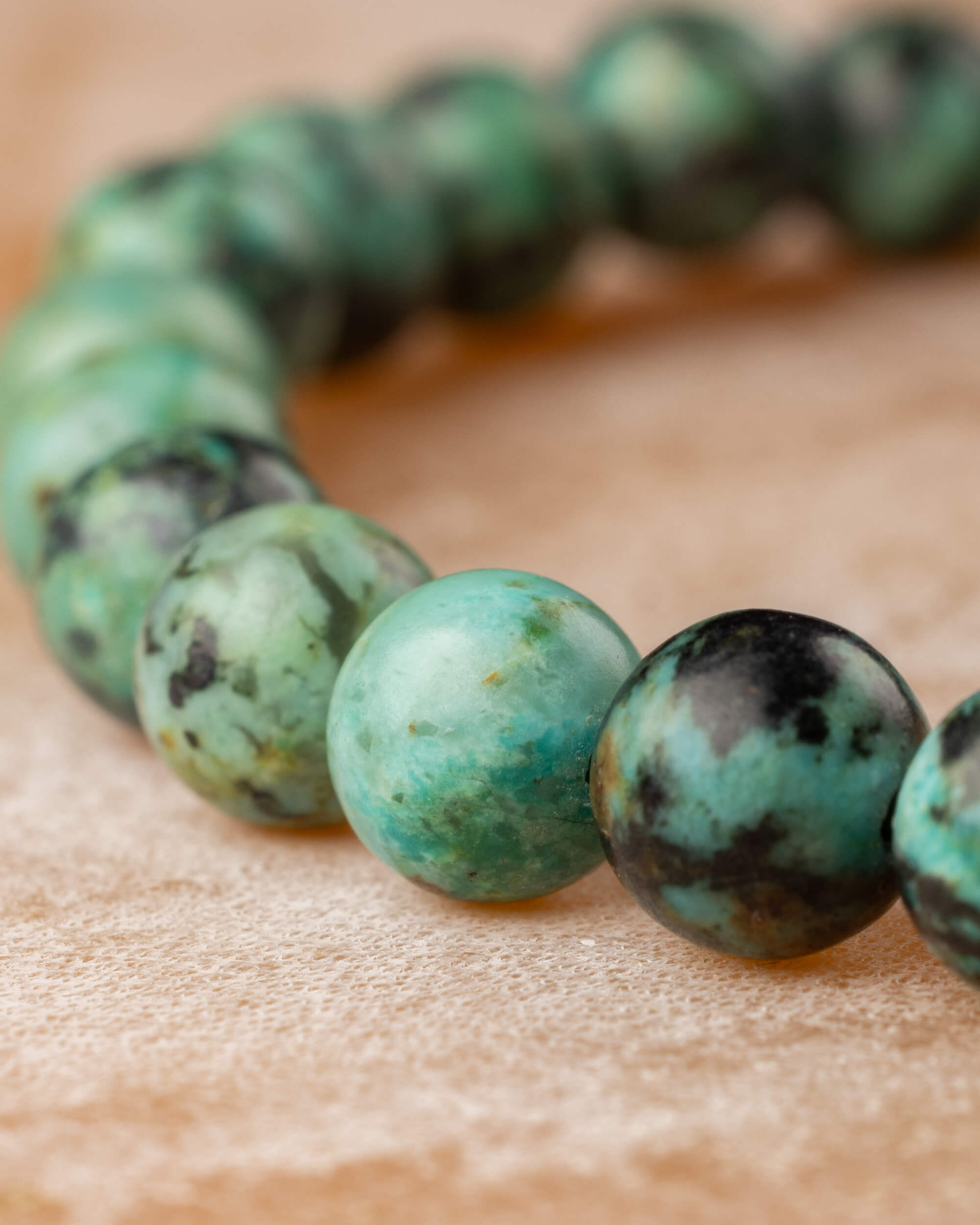 Pulsera de Turquesa Africana 🌍🦉💬 (6 mm) Evolución, Sabiduría y Comunicación