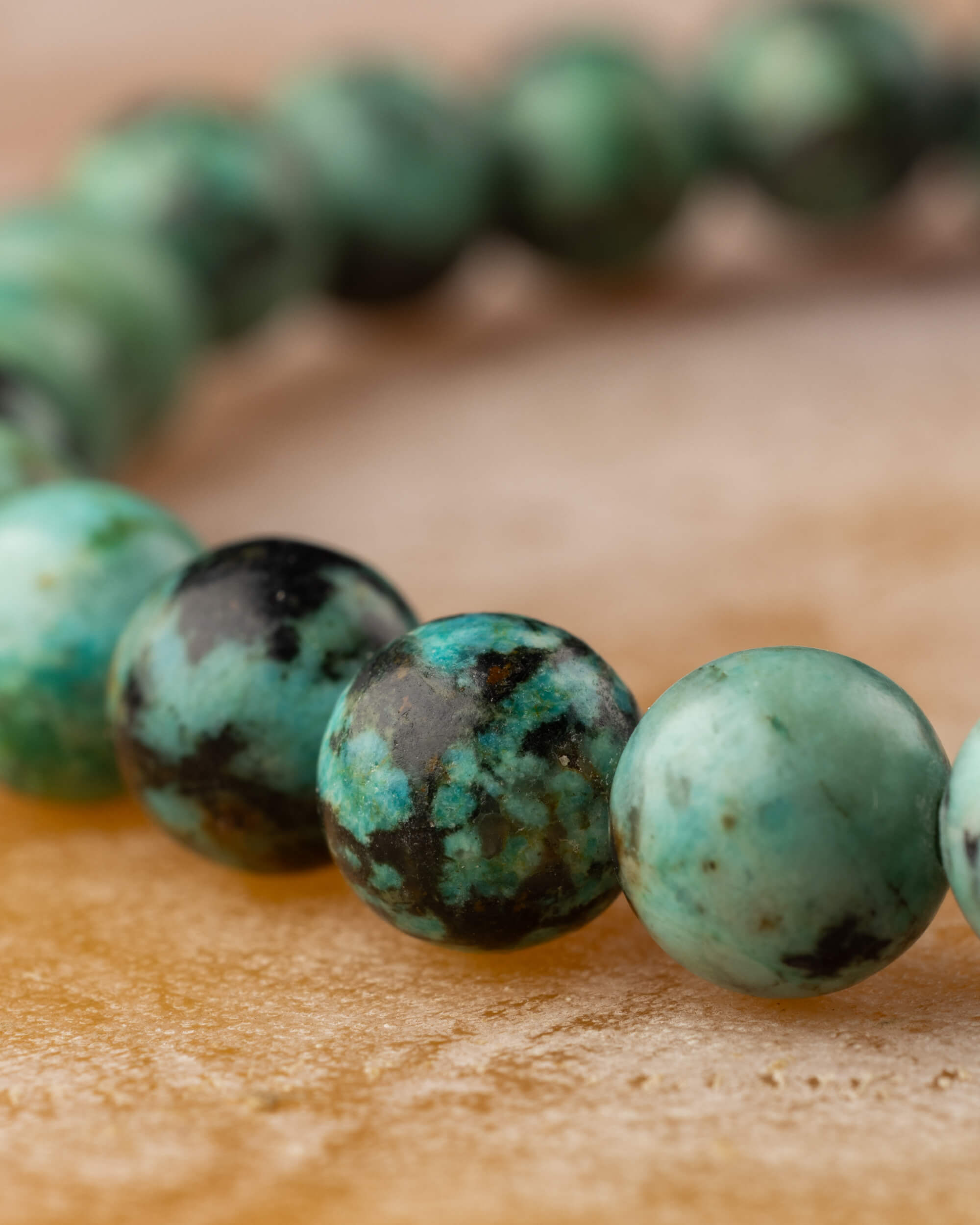 Pulsera de Turquesa Africana 🌍🦉💬 (6 mm) Evolución, Sabiduría y Comunicación