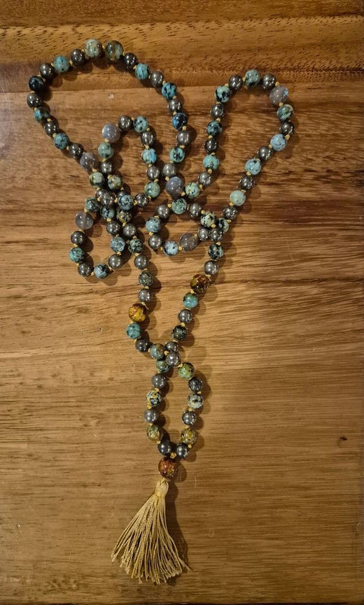 Foto de Camila con su Japa Mala