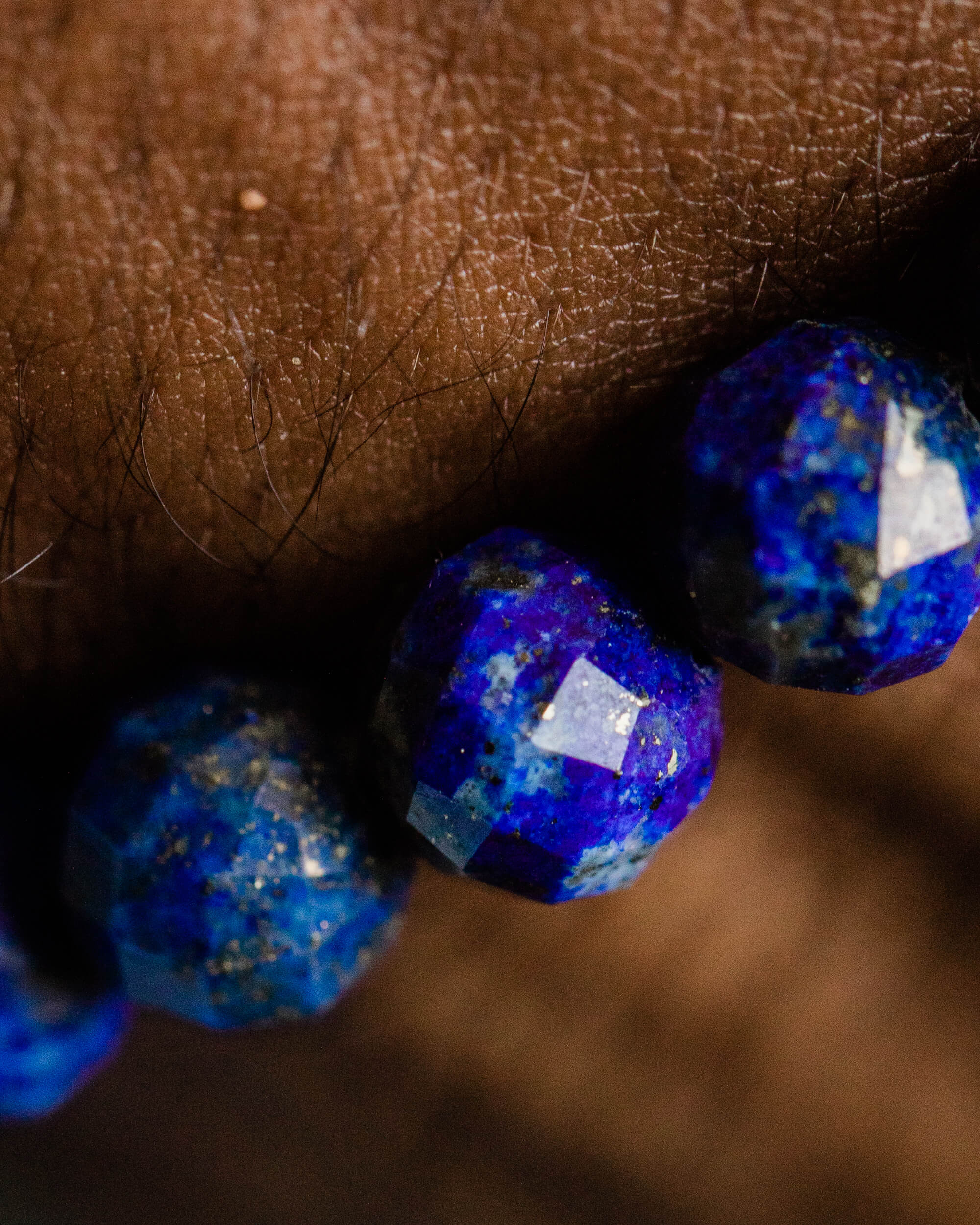 Pulsera de Lapislázuli Facetada 🔵🪞🌌 (8 mm) Intuición y Autoconocimiento